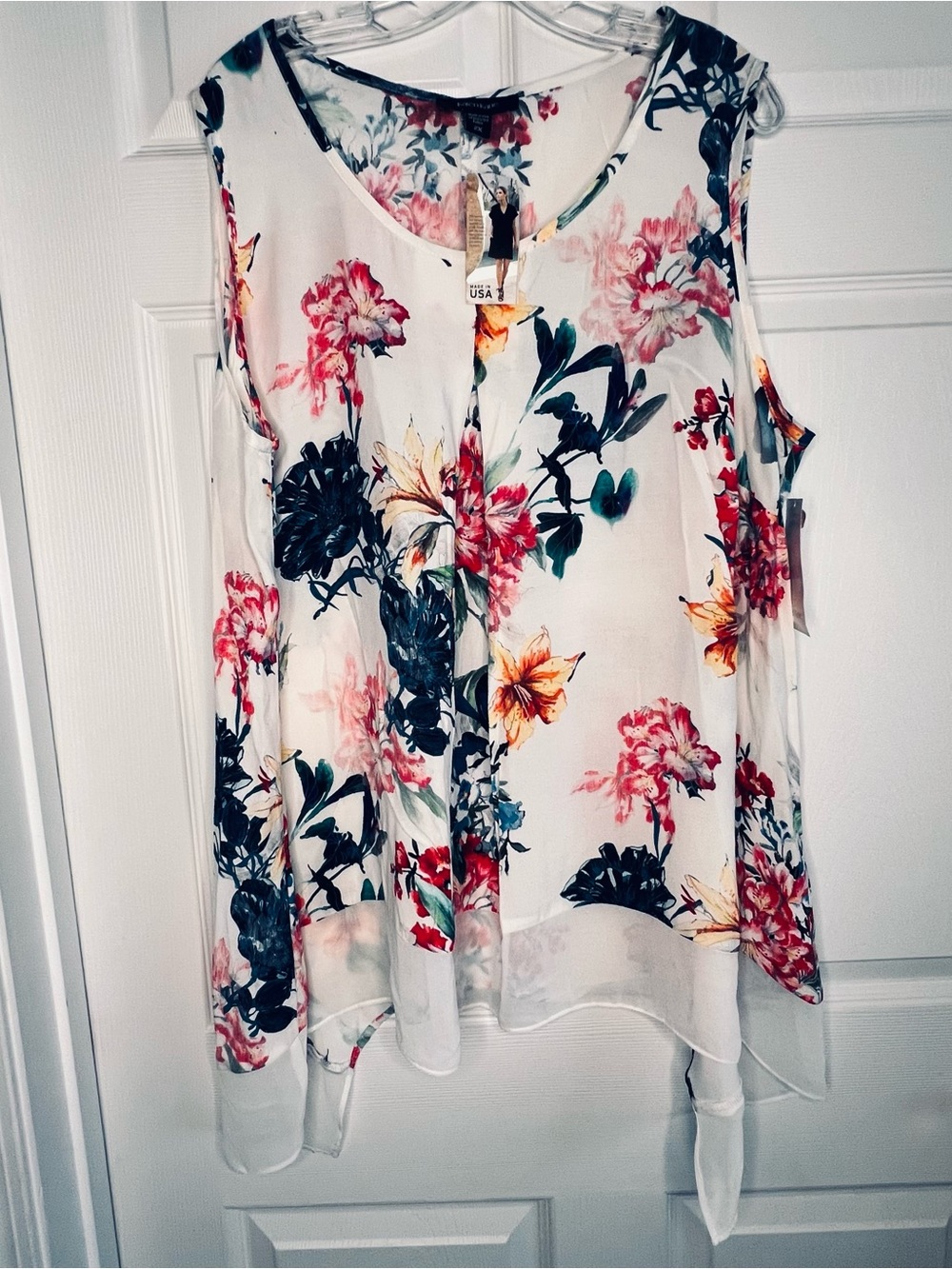NWT KarenKane Sz 2X White Floral Sleeveless Tunic Top Blouse asymmetrical USA